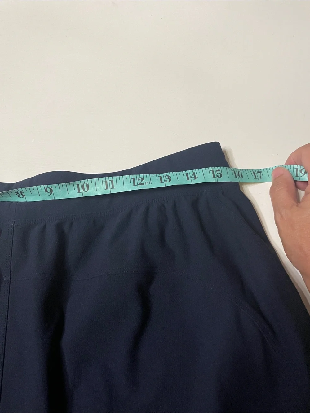 Lululemon men’s 9 inch inseam shirt size large